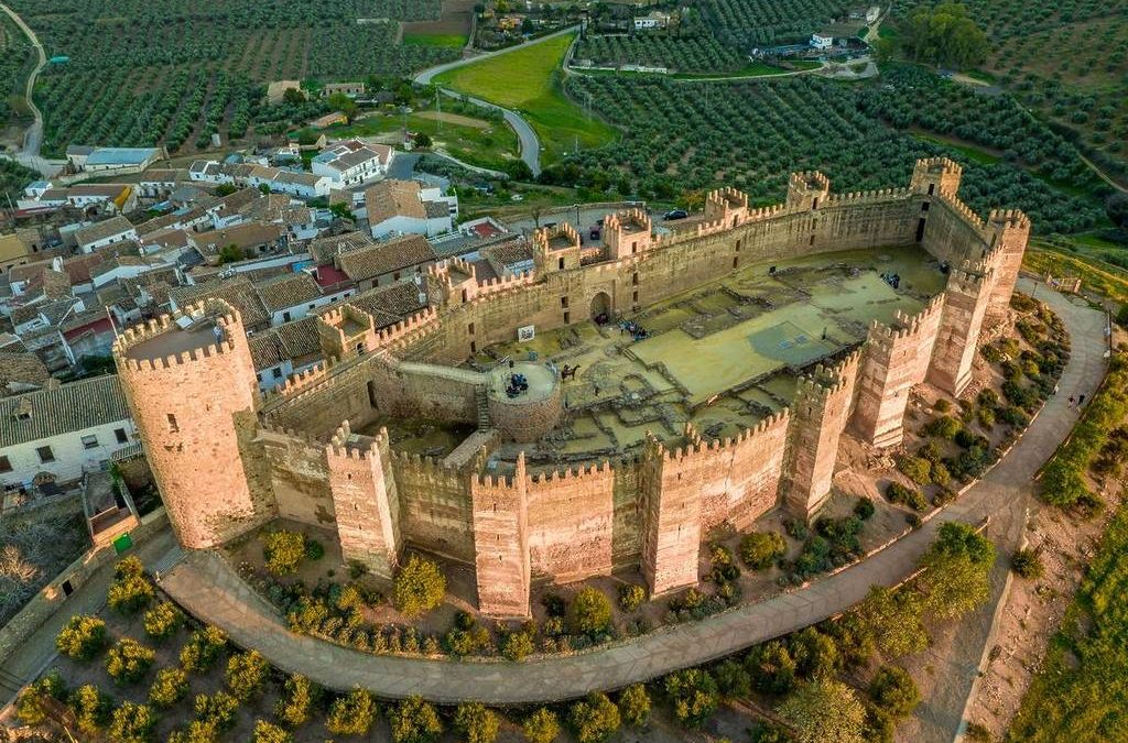 Los 12 castillos más espectaculares de Andalucía: desde fortalezas de ‘Juego de Tronos’ al alcázar mejor conservado de Europa
